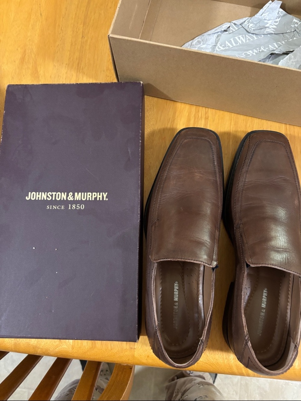 Johnston & Murphy Men’s Brown Leather Slip-On Loafers